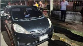 泰國四色菊府一名護理師上班時將車停在醫院附近，但疑似忘記將車門上鎖便步行去上班，當她下班打算開車回家時，卻發現一名陌生婦女已經死亡在她的汽車後座。（圖／翻攝MGR Online）