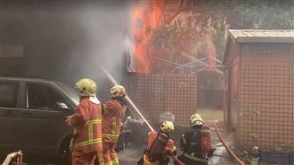 新／好市多周邊火警！濃煙阻視線交通打結