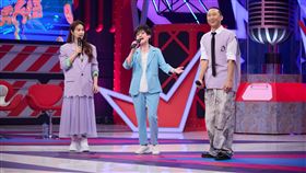 吳姍儒(左)跟浩子主持。（圖／公視台語台提供）