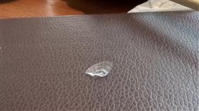 知名古蹟餐廳用餐配玻璃 民眾吐出:舌頭有點痛