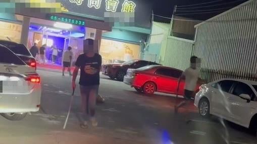 雲林斗南「20人球棒隊」出沒！砸店畫面曝