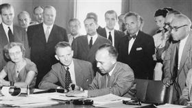 李光耀幼子自稱政治難民 控星國政府有陰暗面打壓他　李顯揚臉書