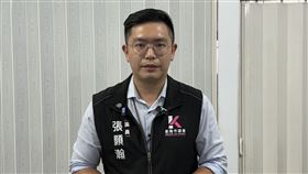 基隆市民進黨籍議員張顥瀚疑涉詐領助理費，檢廉昨天（22日）發動搜索、約談，檢方複訊後聲請羈押，同案一名陳姓助理則以10萬元交保。基隆地方法院審理後，今早裁定張顥瀚羈押禁見。