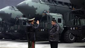 北韓領導人金正恩視察一處戰略飛彈基地。（圖／翻攝自朝中社）