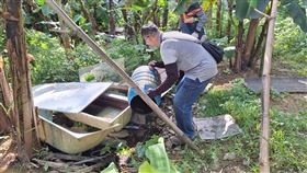 衛生局持續執行管制區域環境噴消及孳生源清除作業。（圖／新北衛生局提供）