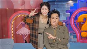 余祥銓跟柔柔受訪談官司進度。（圖／記者蔡維歆攝影）