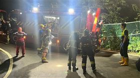 新北,五股,山區,中直路,邊坡,翻車,脫困