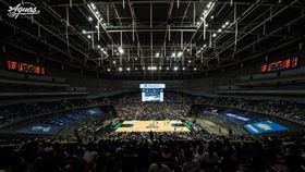 高雄全家海神隊主場高雄巨蛋中央大螢幕深獲好評。（圖／高雄全家海神隊）