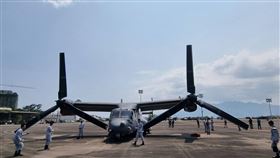 魚鷹運輸機參與環太平洋軍演美軍V-22魚鷹運輸機（V-22 Osprey）結合直升機和輕型運輸機特性，能以直升機模式起降及傳統構型飛機模式飛行。2023年4月3日攝於蘇比克灣。中央社特約記者Edward Bungubung傳真 113年6月28日