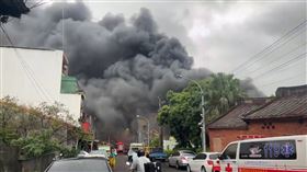 汽車回收廠,火警,濃煙,桃園（圖／翻攝畫面）