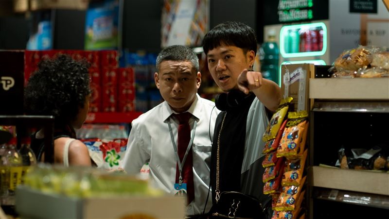 金馬影帝成「偷窺犯」！眼神充滿不安