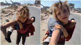 妹遭車撞傷重…加薩小女孩扛肩上「赤腳走2Km」求醫　心碎畫面曝光（圖／翻攝自X@InsiderWorld_1）