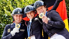 Frederic Wandres於今年巴黎奧運與Isabell Werth、 Jessica von Bredow-Werndl一同奪得巴黎奧運團體盛裝。（圖／臺北市體育總會馬術協會提供）