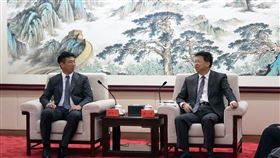 宋濤與陳毓仁一行人會面澎湖縣議長陳毓仁（左）與澎湖海峽兩岸交流協會理事長陳雙全等人24日在北京與中國大陸國台辦主任宋濤（右）會面。中央社記者呂佳蓉北京攝  113年10月24日