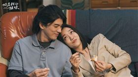 袁艾菲(右)在八大《妳是我的姐妹》是單親媽媽。（圖／八大提供）