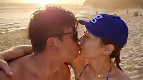 Gigi曬照慶祝結婚9週年。（圖／翻攝自臉書）