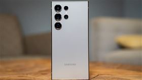 三星Galaxy S24 Ultra跌破萬三！傑昇通信萬聖節狂歡，AI旗艦輕鬆入手。
