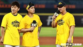 ▲中職35年中信兄弟拿下總冠軍，張志豪、陳俊秀接受訪問。（圖／記者劉彥池攝影）