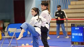 吳庭瑜（前）、蔡和軒（後）首度合作品勢就摘金。（圖／主辦單位提供）