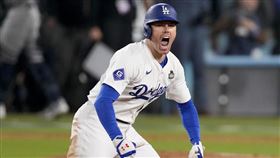 ▲佛里曼（Freddie Freeman）揮出再見全壘打。（圖／美聯社／達志影像）