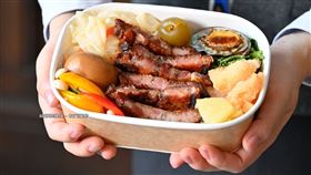 台鐵推「海陸便當」今中午開賣　客9點半就排隊