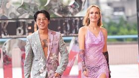  Lena以「透視丁字褲」性感上陣。（圖／記者鄭孟晃攝影）