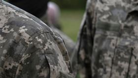 傳英國擬派軍烏克蘭協訓  國防部：持續研商最佳方案媒體報導，英國可能派遣軍隊赴烏克蘭，就地提供訓練。英國國防部回應，英方持續與烏克蘭夥伴密切討論如何提供最佳協訓方案。圖為在英國境內受訓的烏軍。（英國國防部提供）中央社記者陳韻聿倫敦傳真  113年10月11日