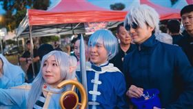 蔣萬安打扮成動漫《咒術迴戰》中的角色「五條悟」。（圖／翻攝自蔣萬安臉書）