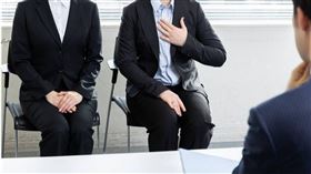 ▲一名女子面試時被問「正」字加一筆是什麼字。（示意圖／翻攝自photoAC）

