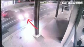 宜蘭mini撞1死！衝對向連撞2車驚悚畫面曝(圖/翻攝畫面)