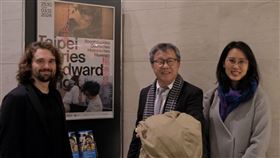 台北故事楊德昌影展 柏林開跑台灣導演楊德昌系列影展「台北故事楊德昌」25日在柏林德意志歷史博物館當代展覽館的軍械庫電影院（Zeughaus Kino）展開。圖為策展人瓦倫迪（左起）、駐德代表謝志偉與駐德代表處文化組組長葉瑋妮。中央社記者顏若瑾柏林攝  113年10月27日