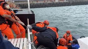 馬祖東引陸籍漁工落海，遺體尋獲。（圖／翻攝畫面）