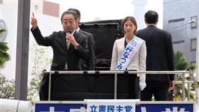 日本眾院大選27日投開票  立憲民主黨選情看好日本第50屆眾議院大選將於10月27日投開票，應選465席包括單一選區289席及比例代表選區176席，共有1344人登記參選，包括單一選區1113人及比例代表選區231人。多家日媒報導，執政聯盟自明、公明兩黨可能無法取得過半席次。立憲民主黨席次將大增。圖為立憲民主黨代表（黨主席）野田佳彥26日在東京輔選。中央社記者楊明珠東京攝  113年10月26日