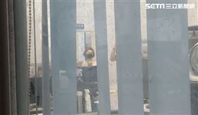 輾死人肇逃！民代顧問母躲分隊長室疑特權(圖/翻攝畫面)
