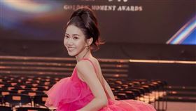 家寧換上大禮服（圖／翻攝自IG）