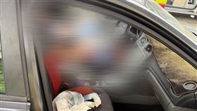 豆腐岩,炭盆,駕駛,打卡,竹北（圖／翻攝畫面）