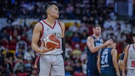 2022年選秀榜眼陳范柏彥轉戰鋼鐵人，被看好新球季能破繭而出。（圖／PLG聯盟提供）