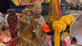 金價漲，專挑廟宇神尊金牌下手 ，女慣竊，監視器畫面，苗栗竹南、頭份(圖／翻攝畫面)