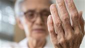 手麻原因是它？醫：更年期荷爾蒙失衡引發
