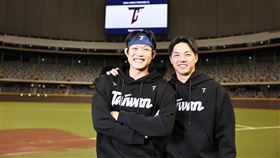 ▲統一獅投手郭俊麟、樂天桃猿陳冠宇，今年12強再度於國際賽合體。（圖／中華職棒提供）