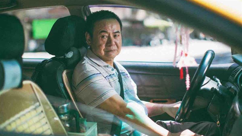 擔起家庭重擔《角頭》男星開計程車被拍