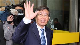 台糖安心豚瘦肉精爭議  董事長：經得起考驗台糖安心豚梅花肉片是否含有瘦肉精引發爭議，董事長楊明州（前）4日晚間出席聯合記者會表示，台糖養豬70年，強調「（瘦肉精）沒有用就是沒有用」，經過這兩天的煎熬，絕對經得起考驗。中央社記者裴禛攝  113年2月4日