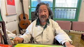 日月潭九蛙疊像原型塑造者沈政瑩離世日月潭九蛙疊像實體原型塑造者、南投在地藝術家沈政瑩（圖）26日離世，享壽82歲；沈政瑩水彩及油畫技法熟練，在水沙連地區擁有極高知名度，也曾在全台各地創作許多壁畫。（沈揮勝提供）中央社記者蕭博陽南投縣傳真  113年10月28日