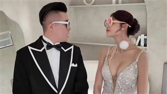 啦啦隊女神曬婚紗照　深V一路開衩到肚臍