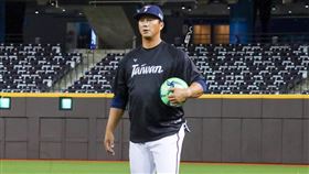 ▲高國輝在12強擔任打擊教練。（圖／翻攝自富邦悍將臉書）