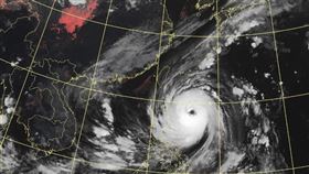 颱風康芮還在600公里外　蘭嶼已吹出十級以上陣風！天氣粉專示警1事