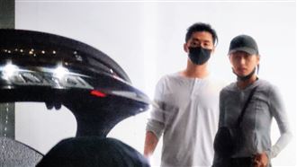 賭王女婿來台求醫／竇驍貼紗布現身急診室