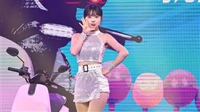 李多慧代言摩托車順勢考取駕照，有時騎車上下班還被粉絲捕獲。（圖／本刊攝影組）