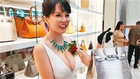 貴婦網紅袁曼軒去年集資上億元開設精品會館。（翻攝袁曼軒YouTube）