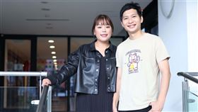 逸祥帶女友紫布爾正若接受專訪。（圖／記者鄭孟晃攝影）